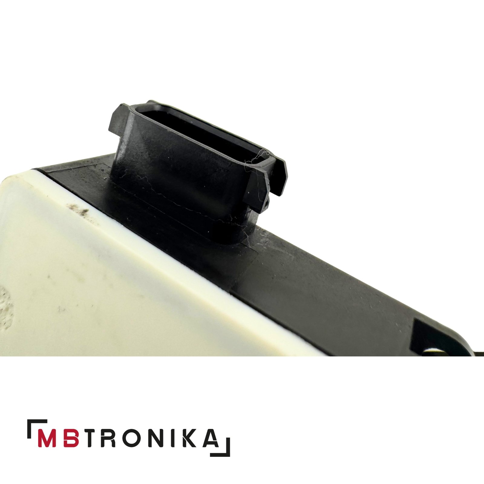 Mercedes Radar A0009055701 Sensor Blind Spot Radar Distance Module - Image 10